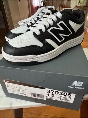 New Balance boys kids Black/White 480 Classic Court Sneaker